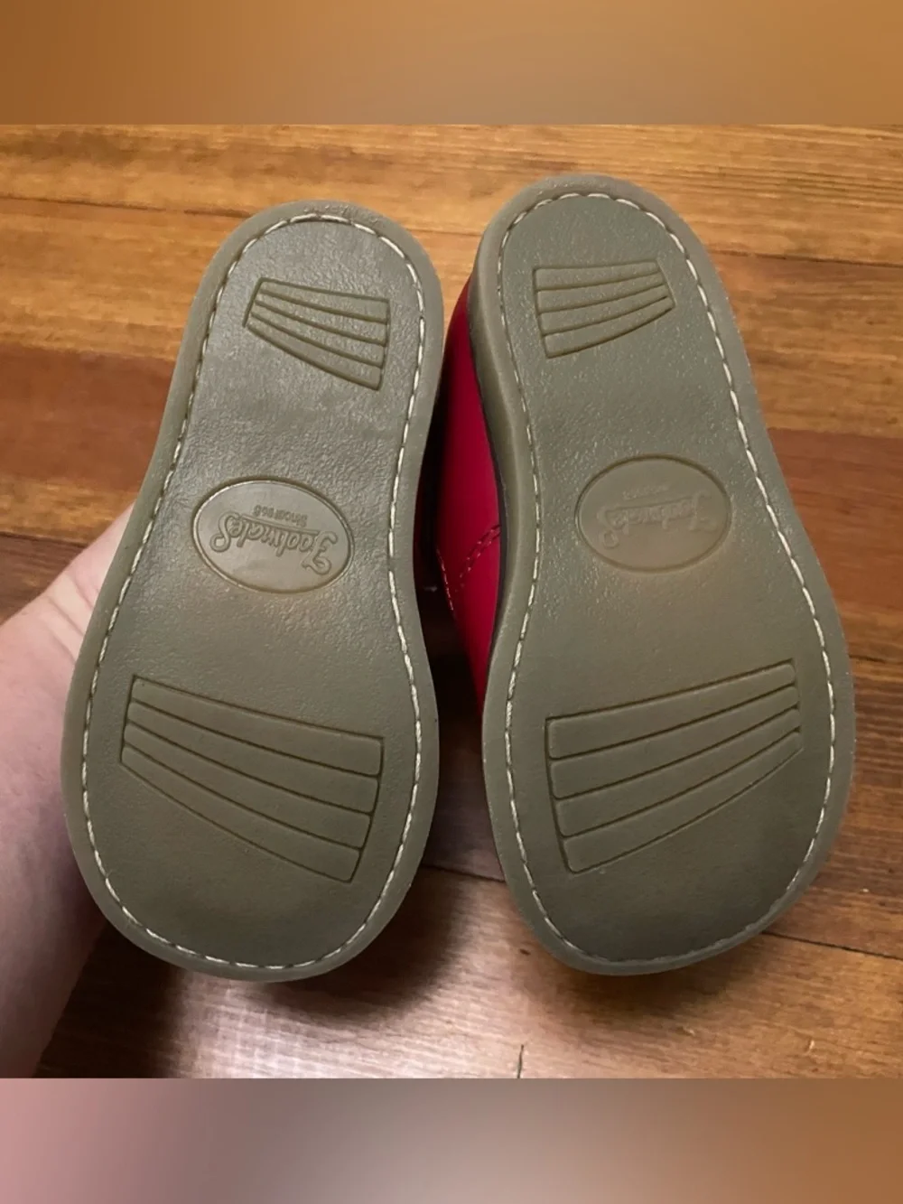 FootMates Harper Apple Red T-Strap Mary Jane Leather Shoes Size 6